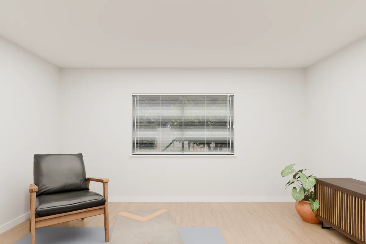 Aluminium venetian. Lounge window.